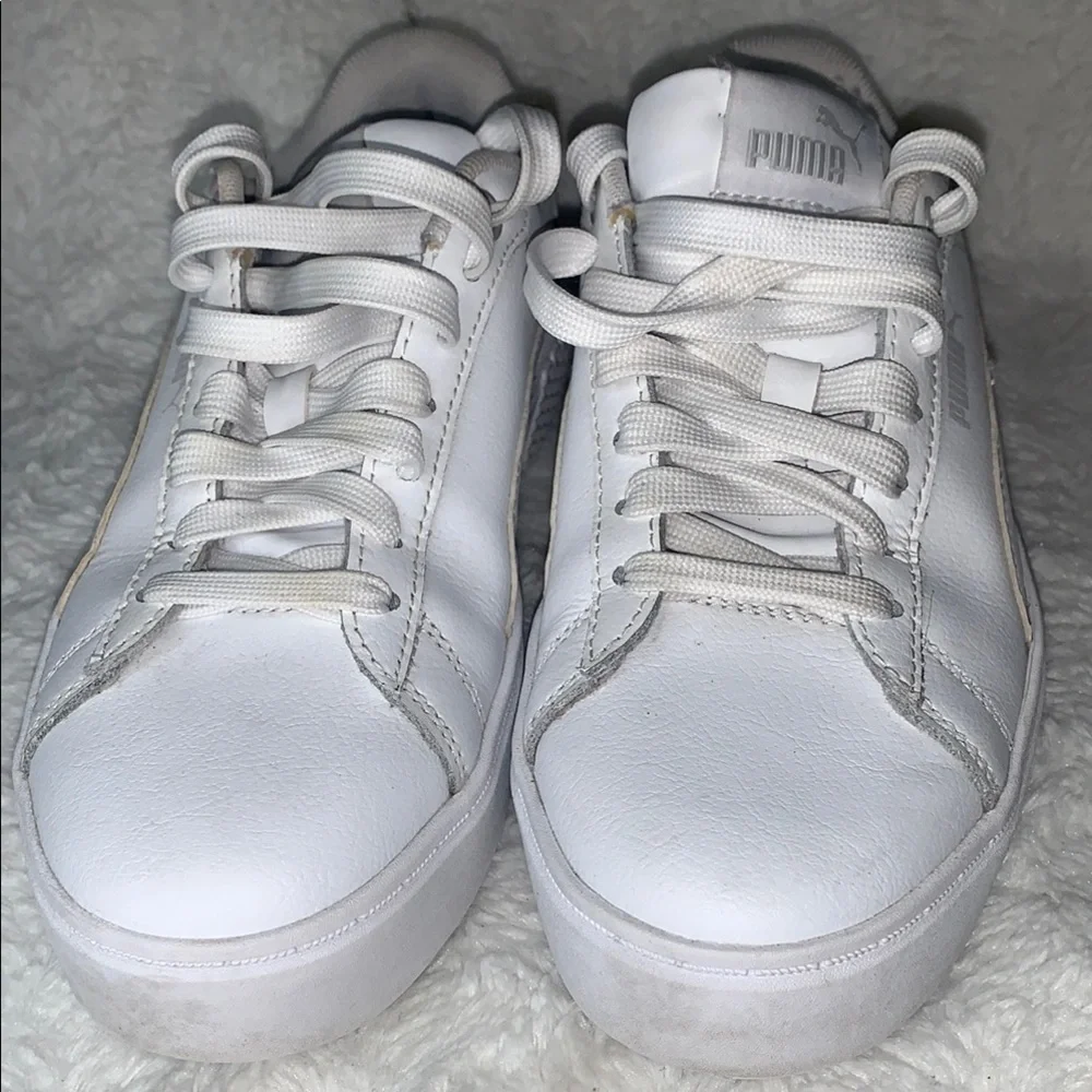 Like New PUMA White Sneakers